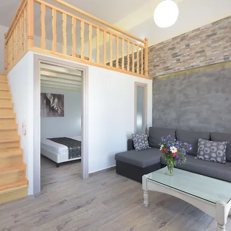 Vlycha Hotel 4*