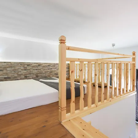 Vlycha Hotel