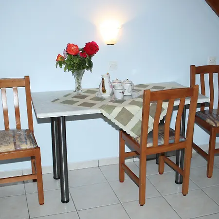 Vlycha Hotel