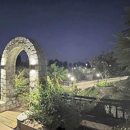 Vlycha Hotel